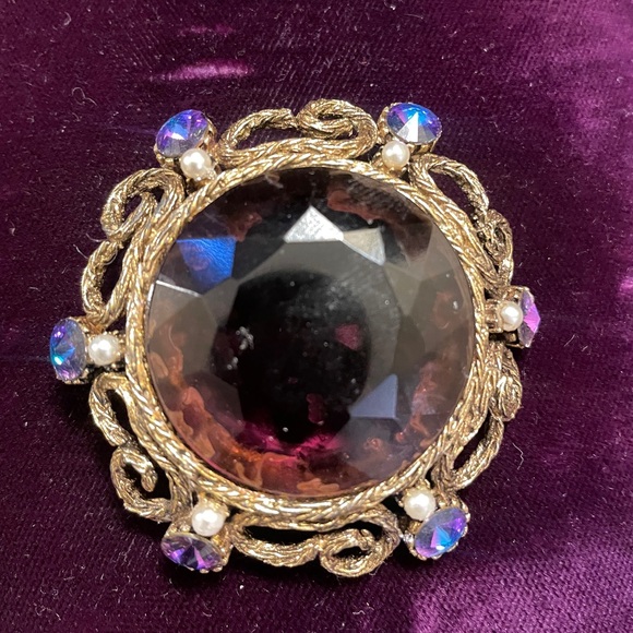 Jewelry - Vintage Purple Brooch